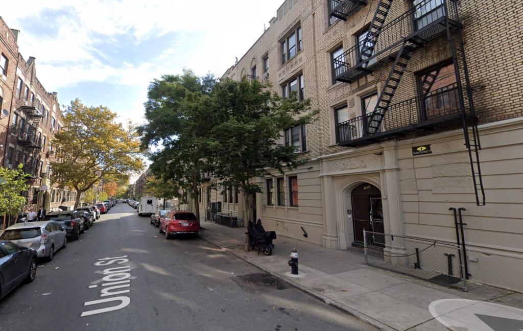 Passerby finds human fetus discarded on NYC street in disturbing discovery: cops