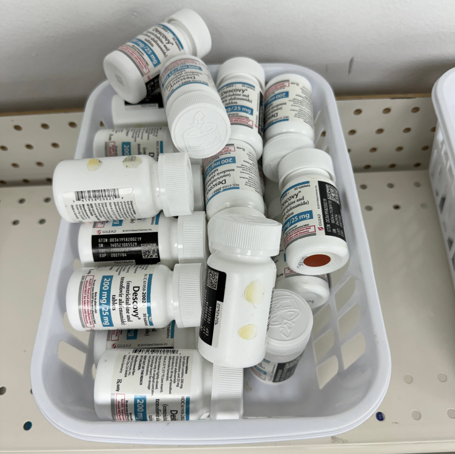 Gilead to pay $202 million to settle doctor kickback claims related to HIV drug prescriptions